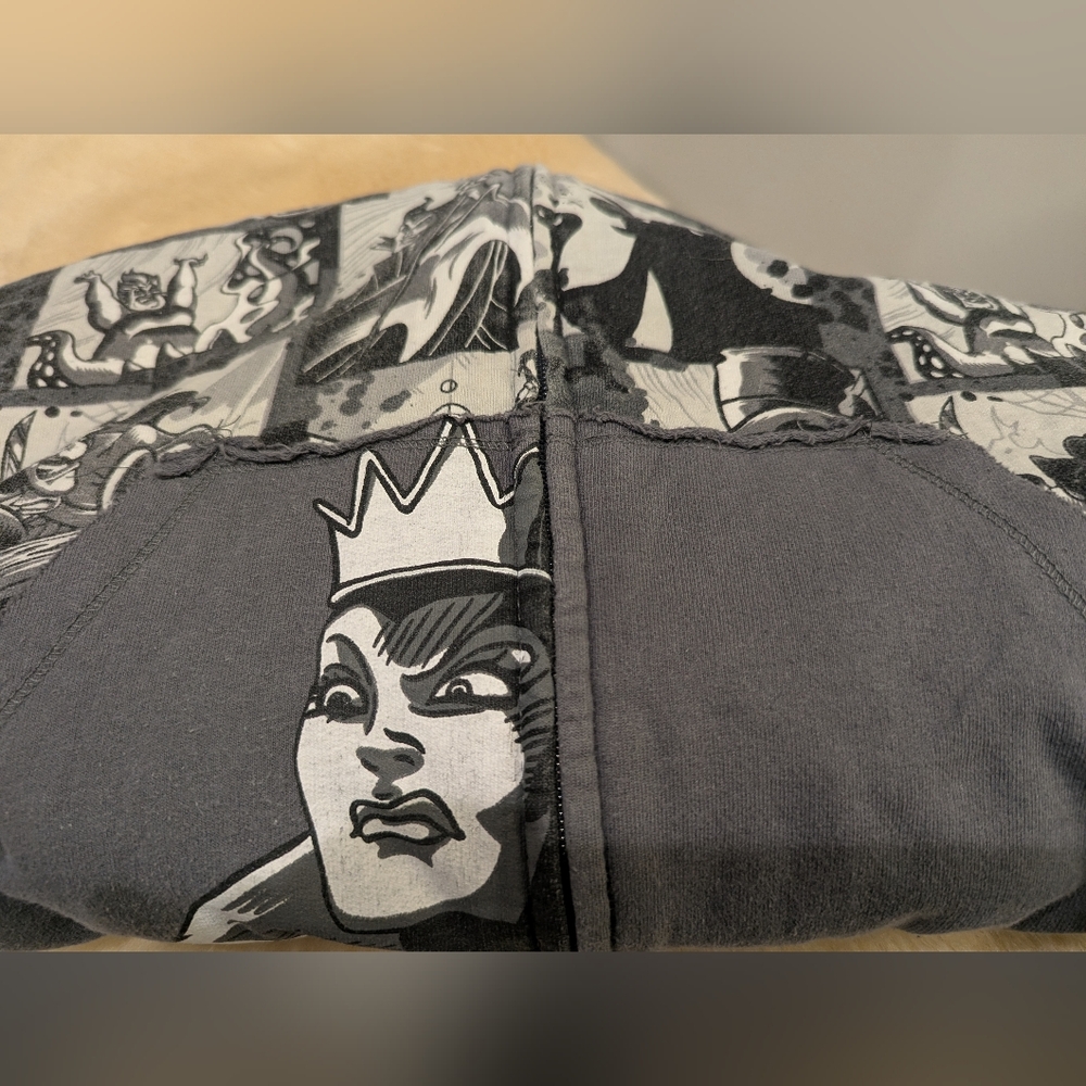 Disney Parks Women's Disney Villains Full Zip Hoodie in gray Sz L - Picture 4 of 10